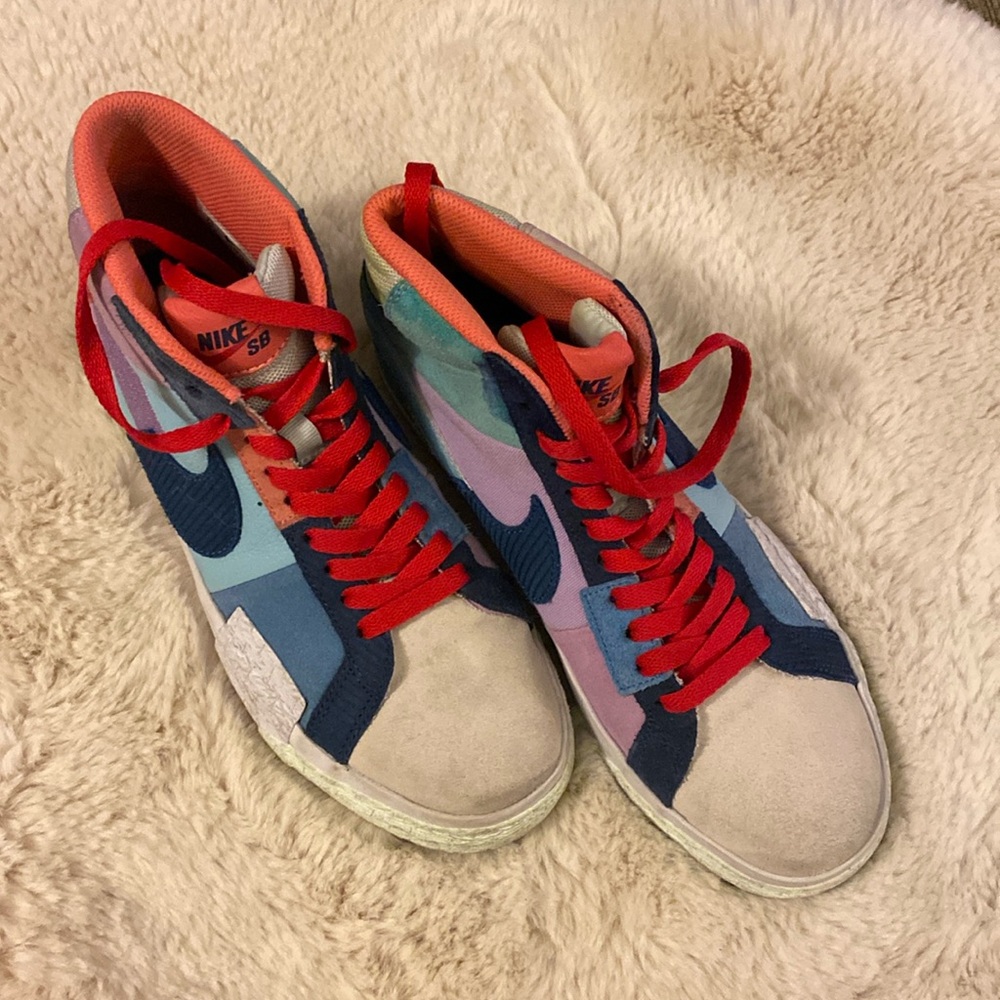 NIKE SB Zoom Air DA8854-500 Women’s US size 7.5 multi colored hi top sneakers